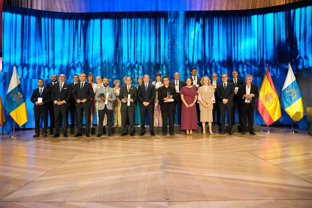 El archipiélago celebra su día grande con la entrega de los Premios Canarias y Medallas de Oro 2026