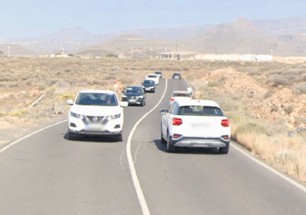 Las obras en el acceso al núcleo de Amarilla Golf no concluirán hasta final de año