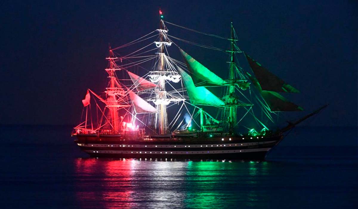 El buque escuela italiano Amerigo Vespucci