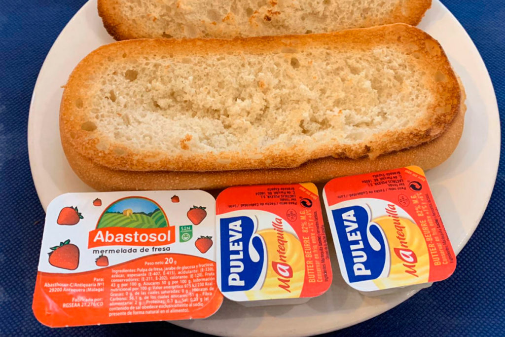 Ya es oficial: en los restaurantes o bares ya no encontrarás envases monodosis de mayonesa, mermeladas y leche condensada