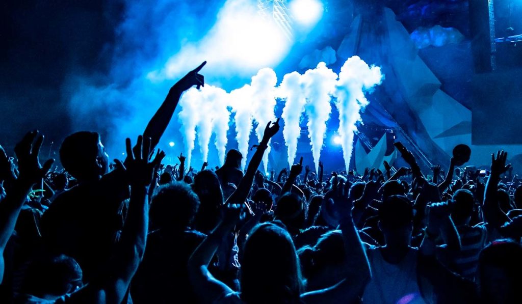 Buscan a alguien para el 'trabajo del verano': pagan 1.000 euros y todos los gastos por ir a dos grandes festivales