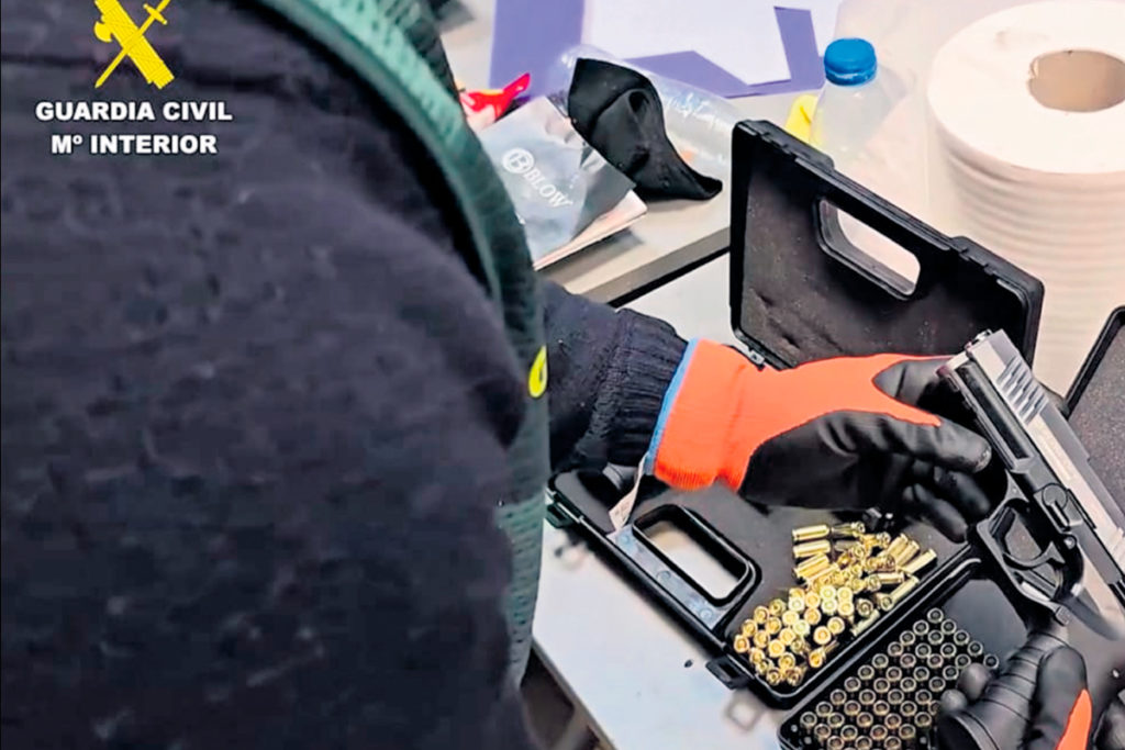 Desarticulan una red de tráfico de armas que introdujo más de 1.000 kilos de cocaína en Tenerife