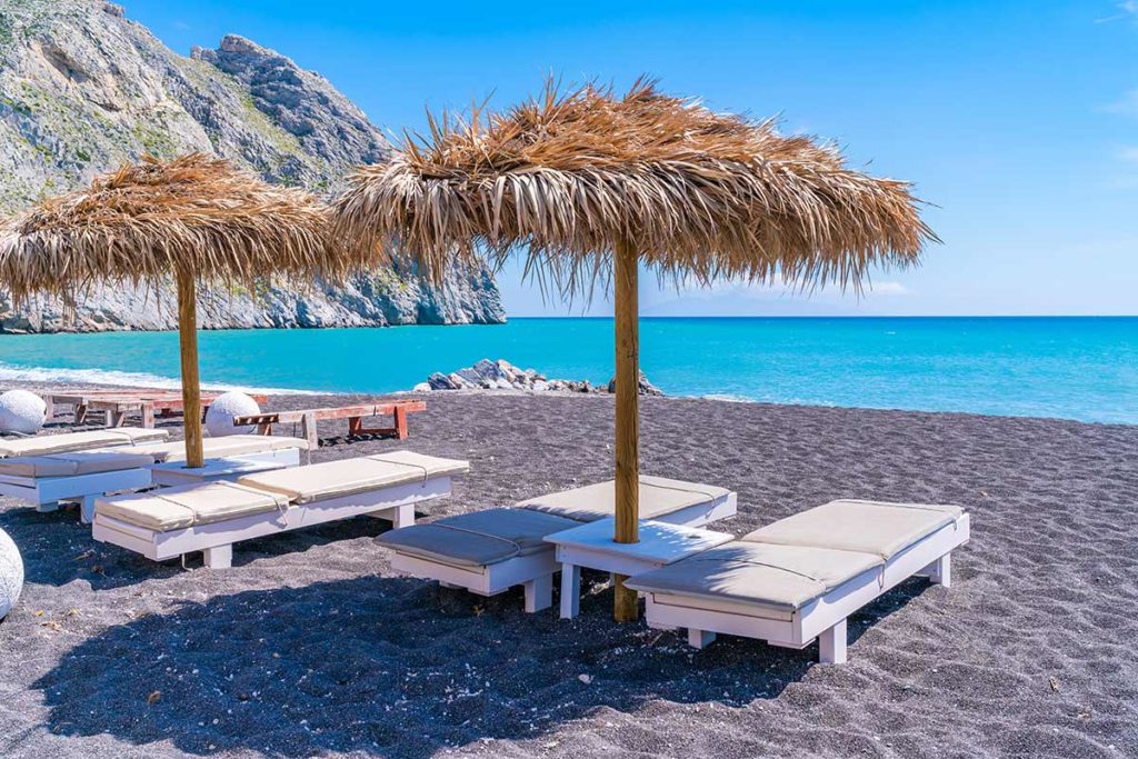 Grecia da una lección a España: prohibiciones en 251 playas contra el turismo salvaje