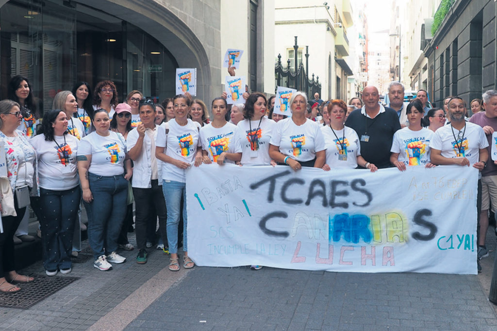 Auxiliares de Enfermería exigen el reconocimiento a su labor tras 19 años de reivindicaciones