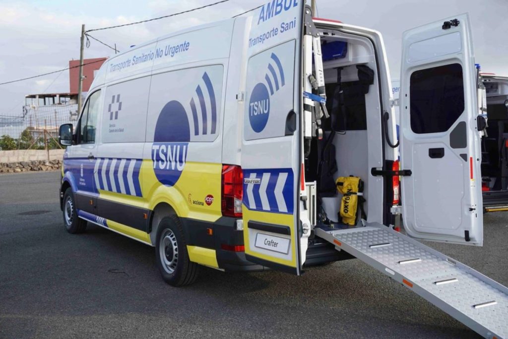 Vandalizan más de 20 ambulancias en Tenerife: decenas de pacientes se quedan sin tratamiento