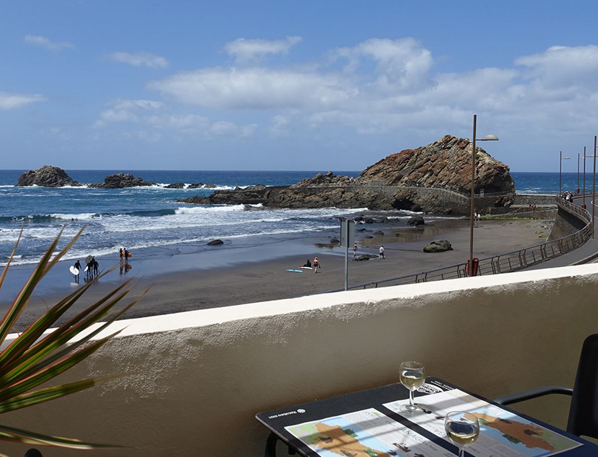 El restaurante de Tenerife que acaba de recibir un Solete y no acepta reservas: cocina canaria, producto KM0 y el Atlántico de frente