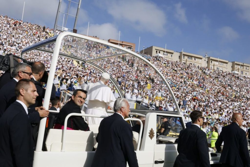 Asisten a 50 personas por golpes de calor e incidencias leves durante la visita del papa León XIV a Gran Canaria
