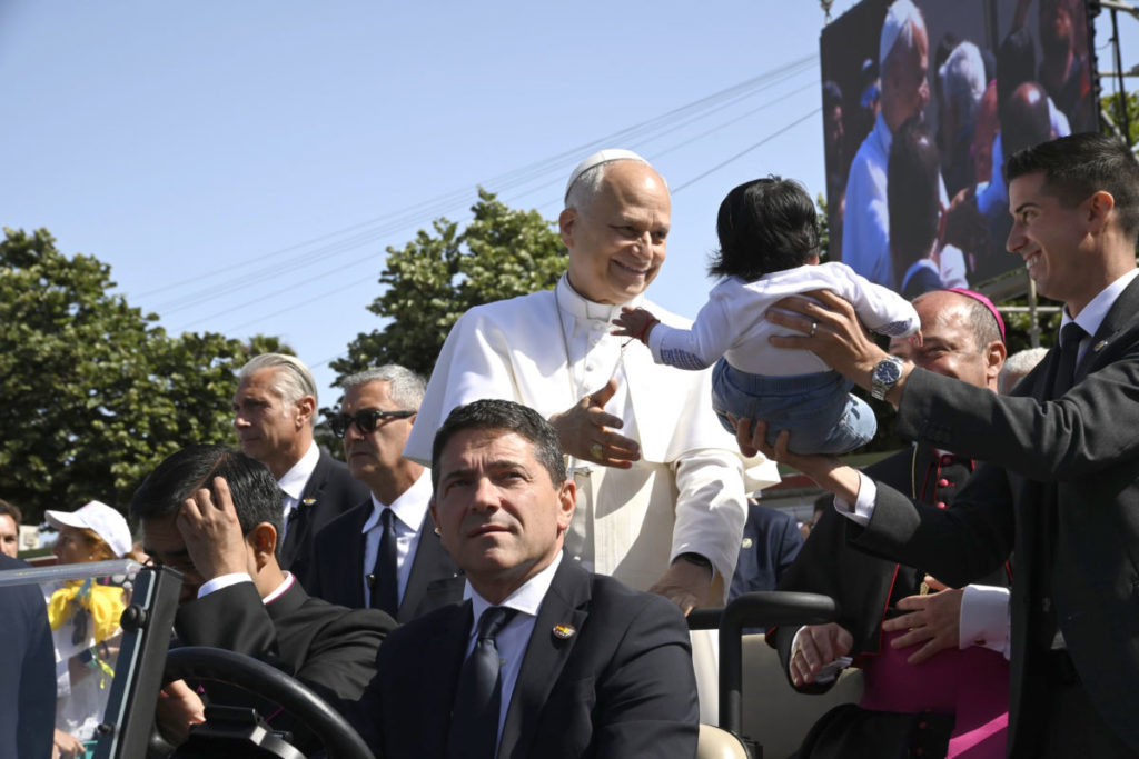 León XIV, el ‘papa de los bebés’, bendice a los niños y niñas de Tenerife