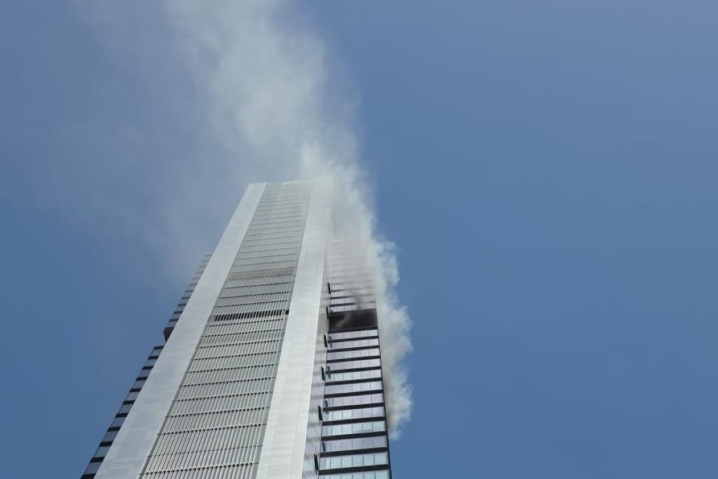 Todo lo que se sabe sobre el incendio en las Cuatro Torres de Madrid: evacuados, confinados y un antecedente que se repite