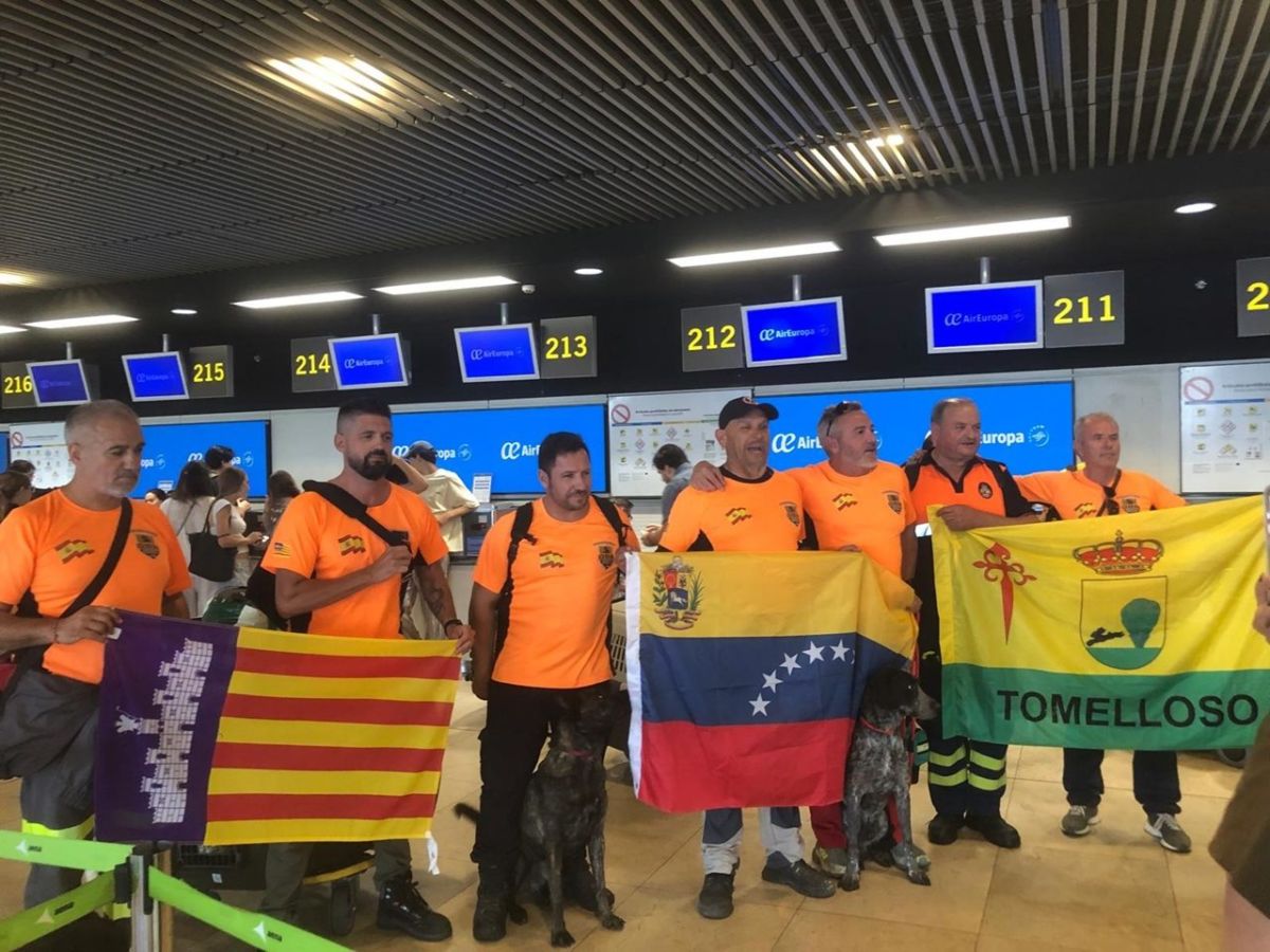El Grupo de Rescate Balear antes de partir hacia Venezuela. | EP