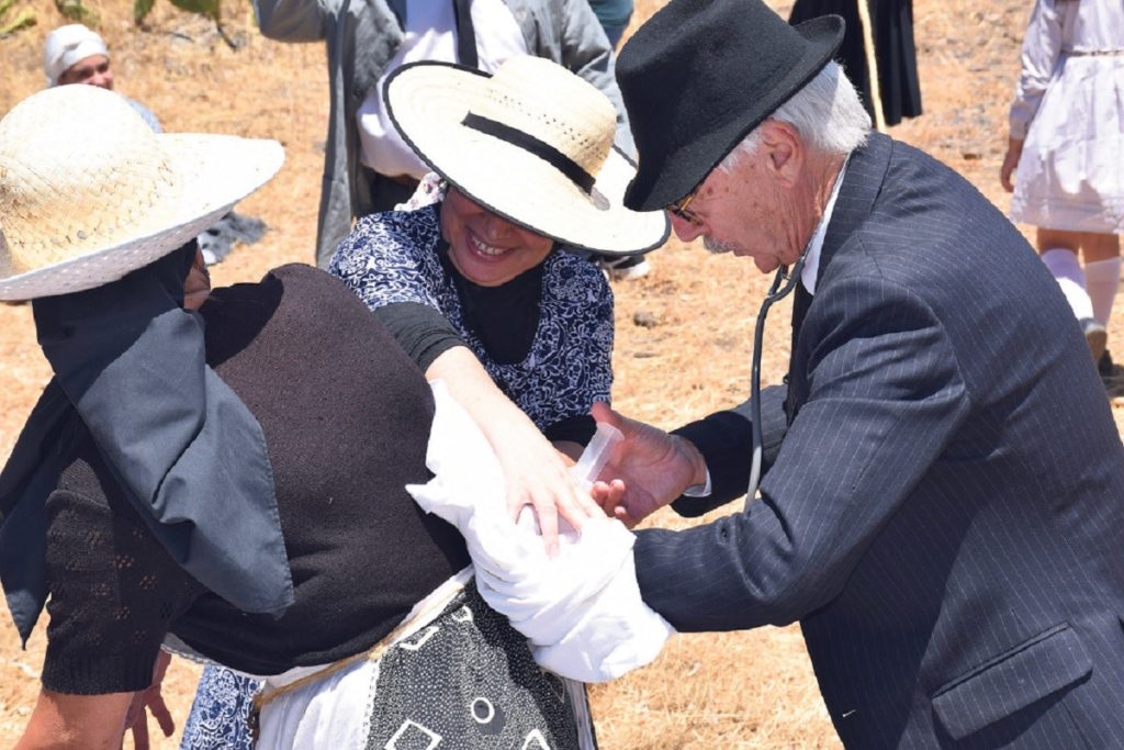 Fasnia y Santiago del Teide recrean las tradiciones ganaderas y el trueque para salvaguardar el patrimonio etnográfico tinerfeño
