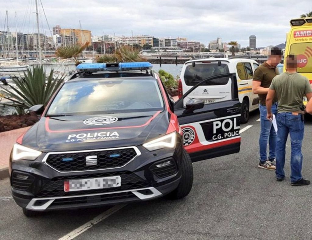 La Policía Canaria no da crédito: un menor se tira al mar en plena persecución