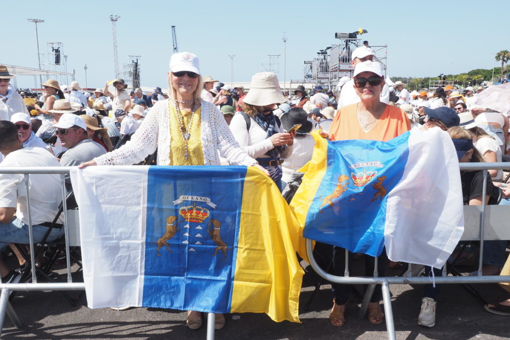 La eucaristía de despedida del papa León XIV reunió a unos 35.000 fieles en una jornada de intenso calor. | Sergio Méndez