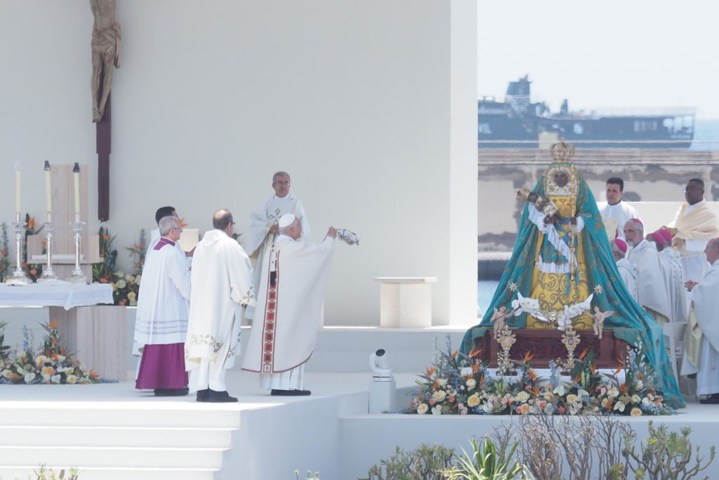 Misa oficiada por el papa León XIV en el puerto de Santa Cruz de Tenerife. | Sergio Méndez