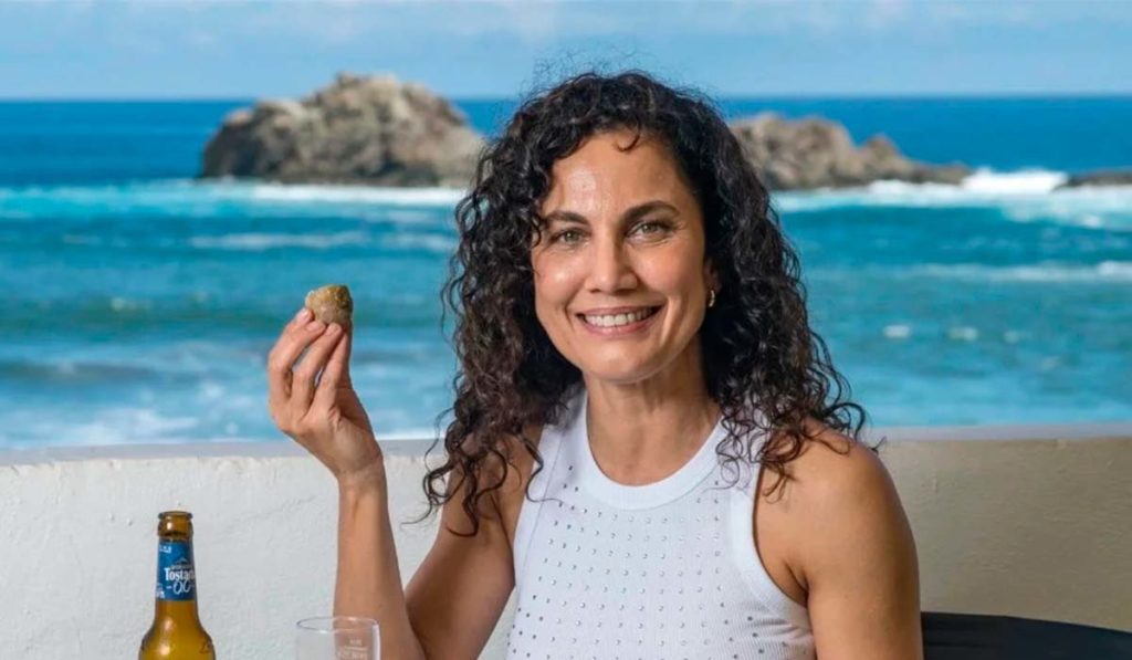 La actriz Toni Acosta desvela su rincón favorito de Tenerife para comer como una auténtica canaria: "Venir aquí es venir a casa"