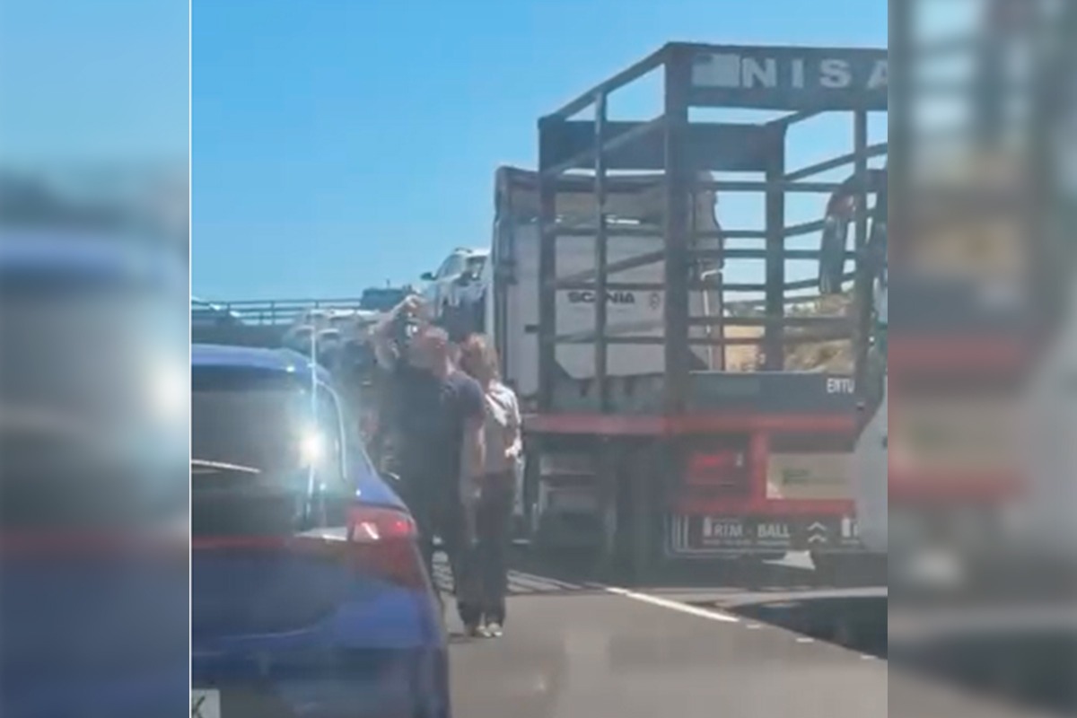 Gran atasco en la TF-1 al ritmo de bachata
