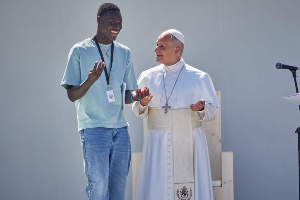 Mbacke, migrante senegalés que llegó a Canarias, a León XIV: "Siga recordando al mundo que detrás de cada inmigrante hay un sueño"