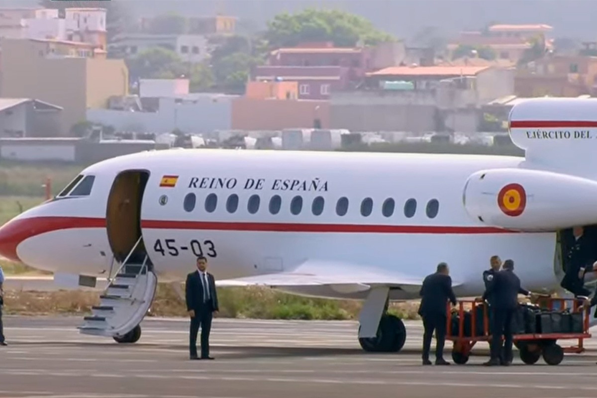 El papa León XIV abandonará Tenerife en un avión Falcon y el rey esperará por otro vuelo