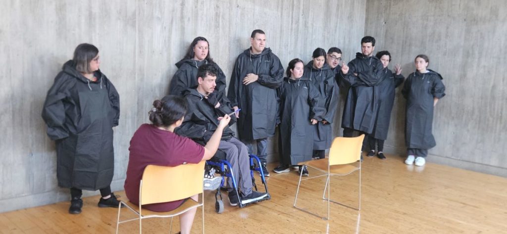 Satélite Teatro ofrece en CajaCanarias ‘La línea’, su muestra de final de curso