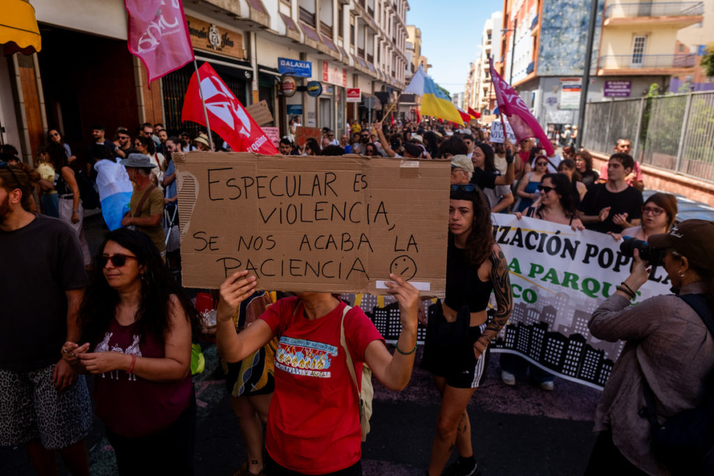 Multitudinaria manifestación en Tenerife por la crisis de la vivienda