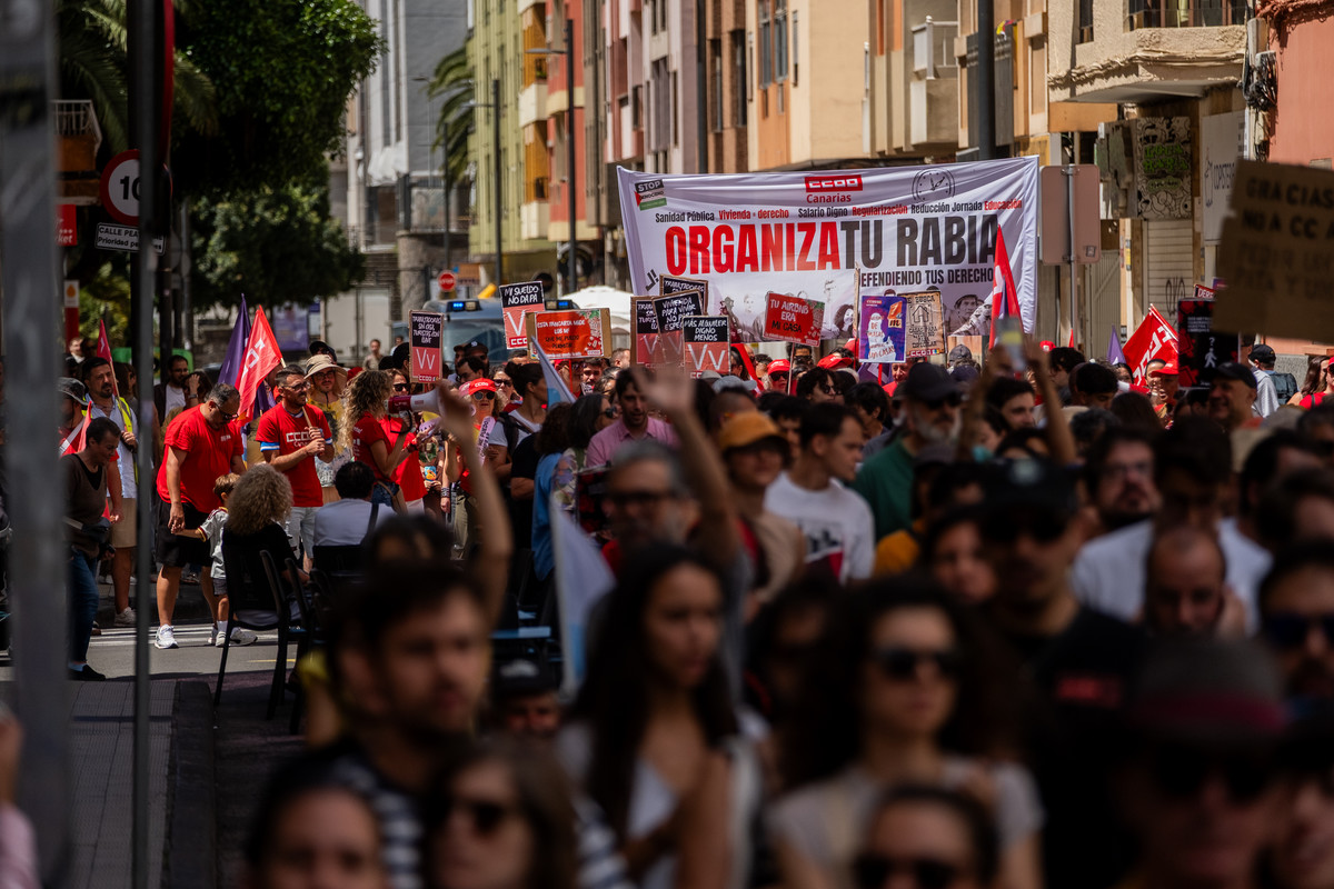 Multitudinaria manifestación en Tenerife por la crisis de la vivienda