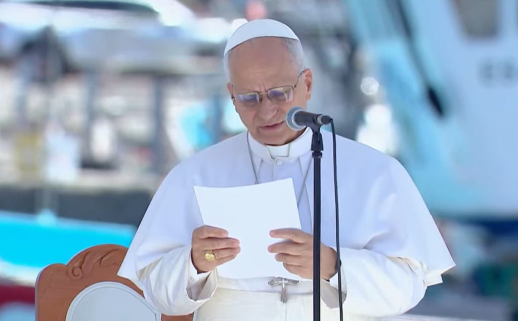 El papa, a Europa, sobre las personas migrantes: "No se puede hablar de dignidad y dejar que los mares sean cementerios"