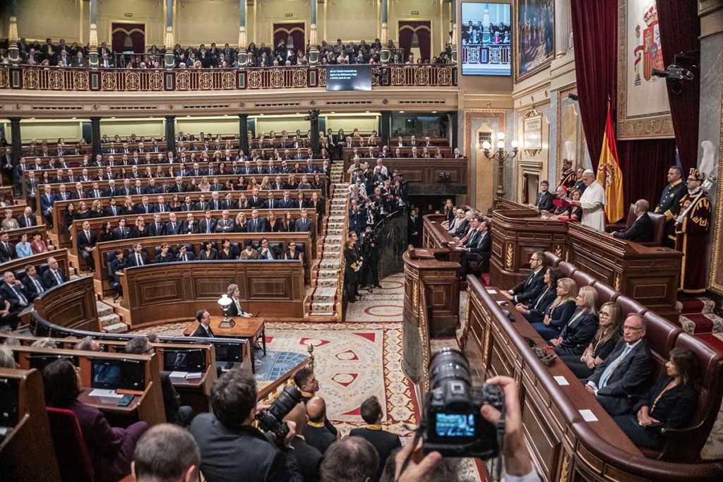 El Papa León XIV interviene durante su visita al Congreso de los Diputados