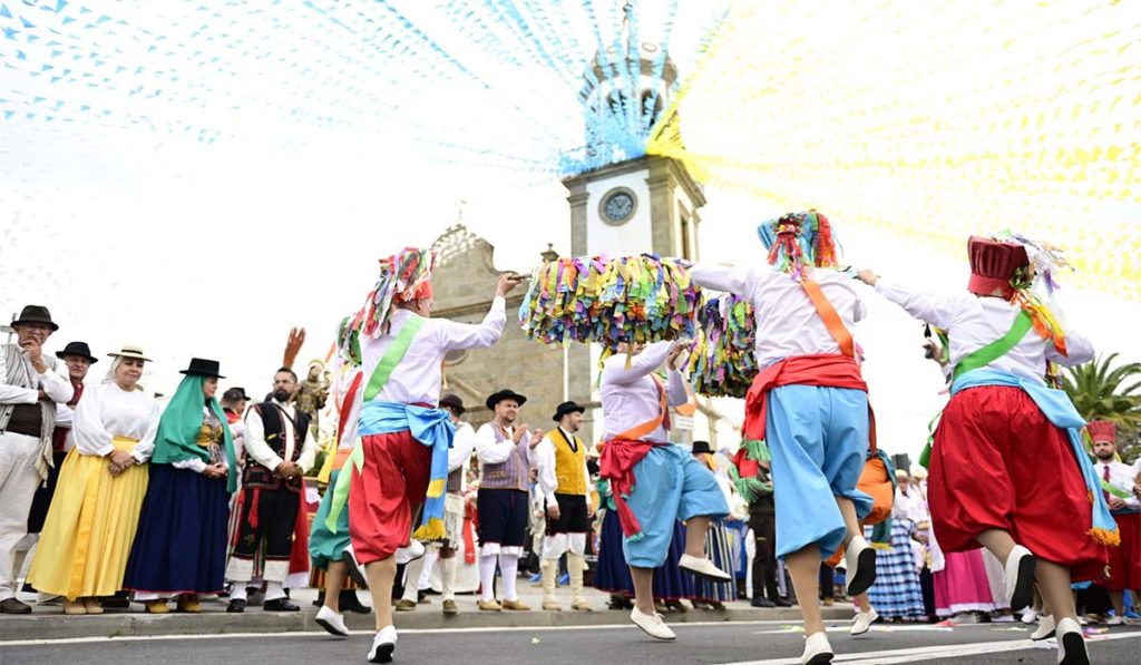 Carrozas, carretas y raíces: Granadilla vive su gran Romería de San Antonio