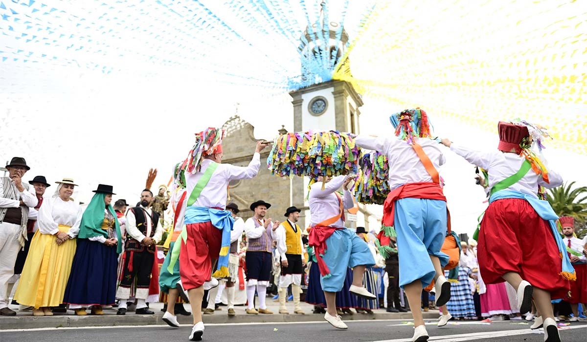 Carrozas, carretas y raíces: Granadilla vive su gran Romería de San Antonio
