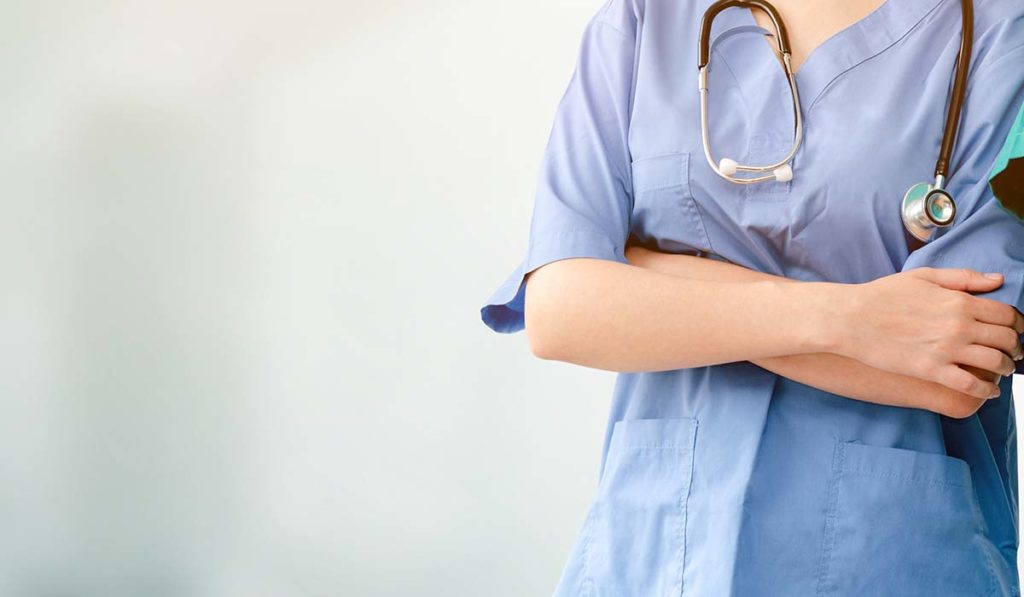 Fallo histórico en Canarias: reconocen la fijeza a una sanitaria de Tenerife tras encadenar 131 contratos temporales en 20 años