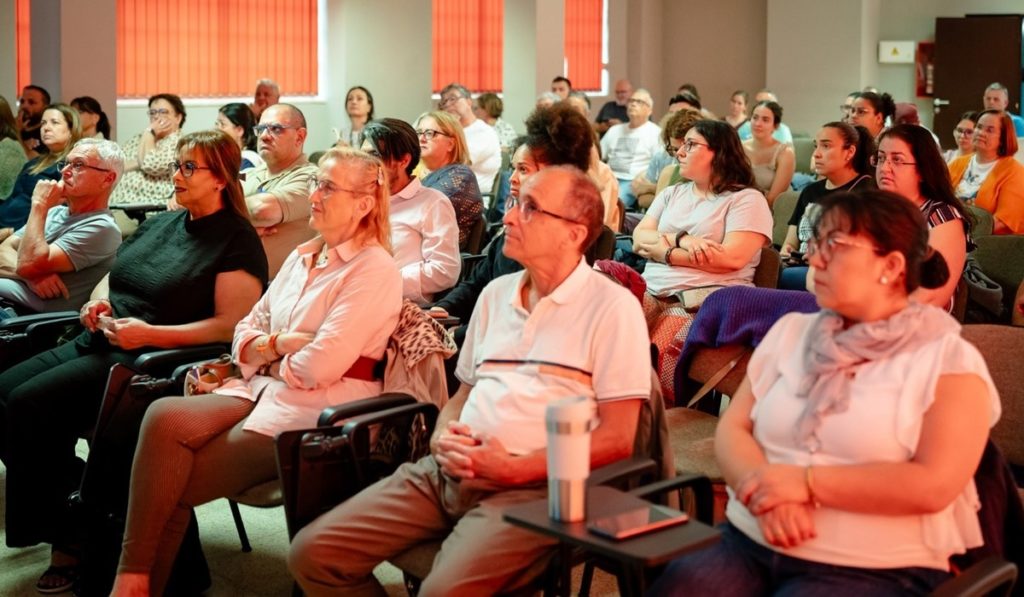 Voluntarios del papa: la ilusión de formar parte de la historia en Tenerife