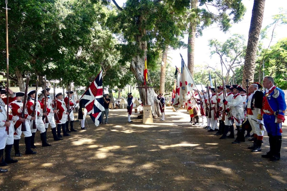 Recreadores históricos en Santa Cruz de Tenerife, en el aniversario de la Gesta del 25 de Julio. | DA