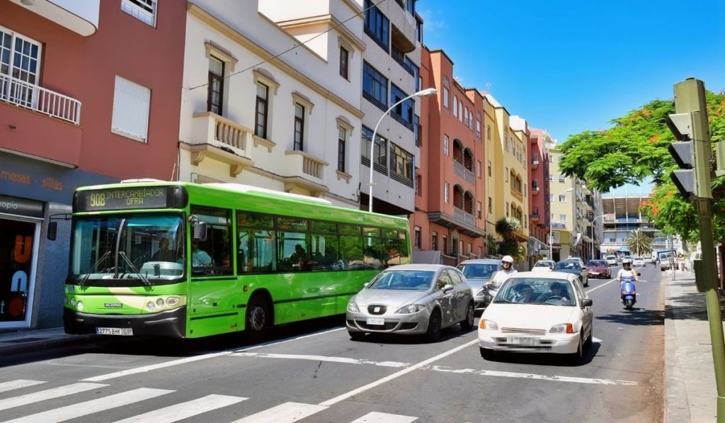 Santa Cruz de Tenerife refuerza el transporte público ante los conciertos del 1 de agosto