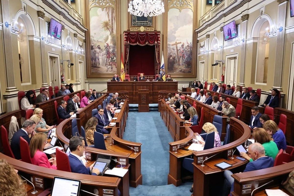 Canarias cambia las reglas: aprueba la primera ley de municipios turísticos
