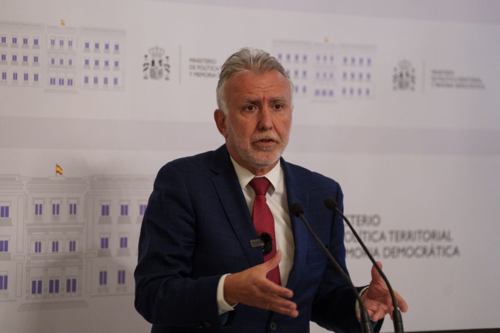 Torres insta al PP a respaldar la financiación y asegura contar con el apoyo de Canarias