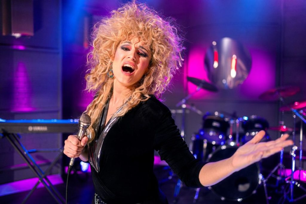 Iconic Singer Bonnie Tyler Dies at 75