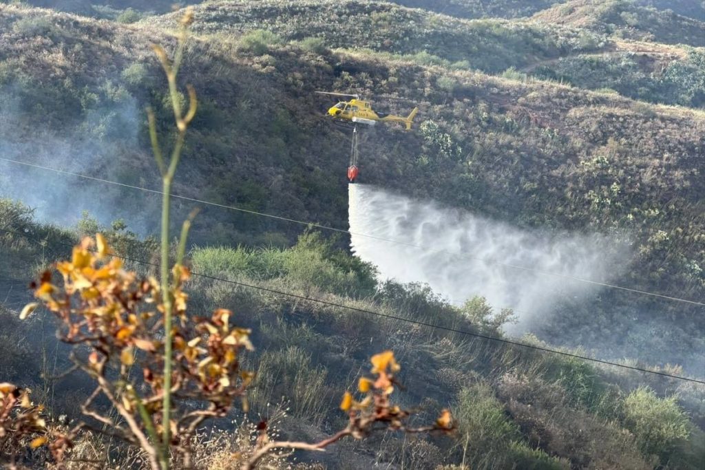 Controlado el incendio de Telde: reabren las carreteras tras quemarse 10 hectáreas