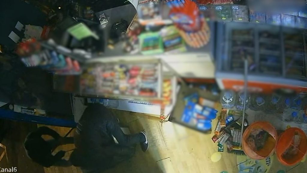 Con cuchillos y barras de hierro: la Guardia Civil acaba con la banda que atemorizaba el sur de Tenerife