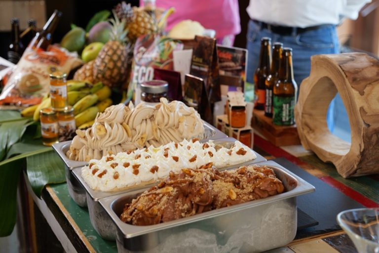 De gofio, barraquito o pino canario: la heladería a mayor altitud de España estrena 12 sabores en el Teide