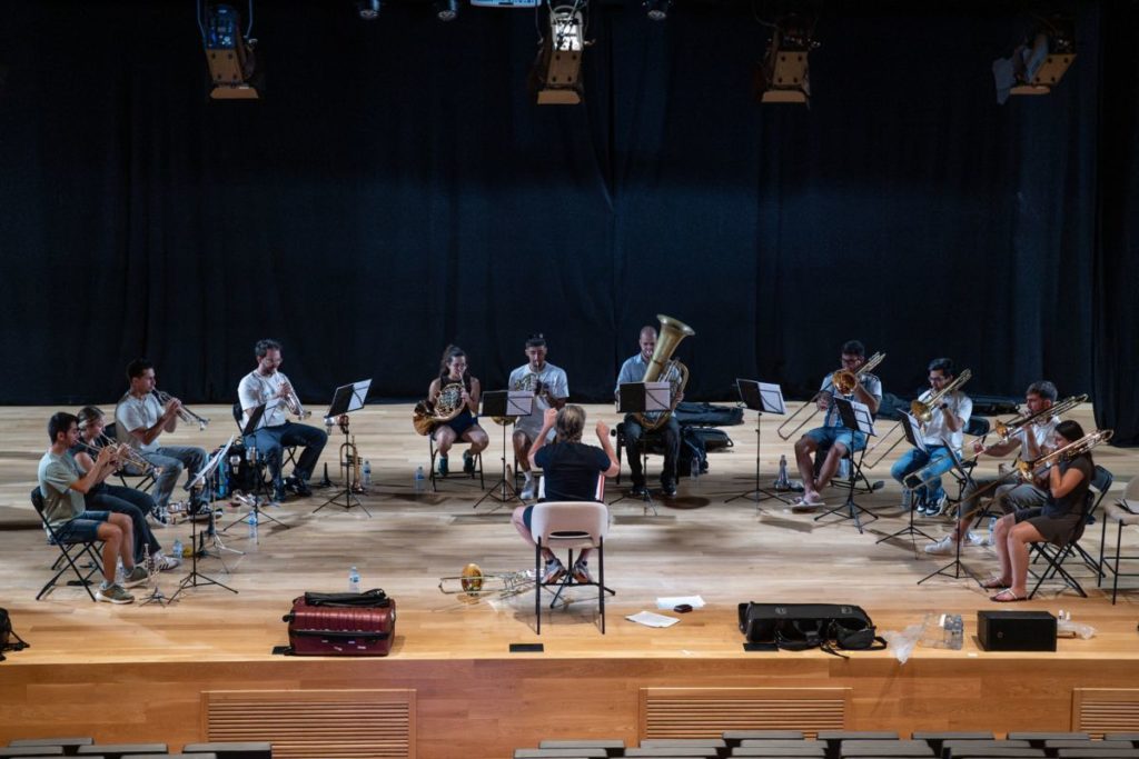 La Joven Orquesta de Canarias inicia una gira por las ocho islas con el ciclo «¡A todo bronce!»