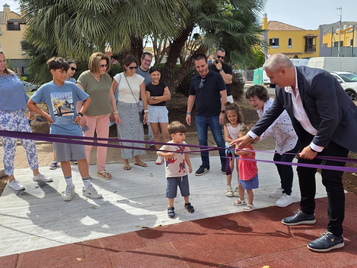 El 'nuevo' parque infantil de La Laguna: 120 metros cuadrados de juegos inclusivos