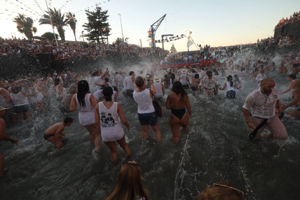Puerto de la Cruz se rinde a la patrona de los marineros y a San Telmo
