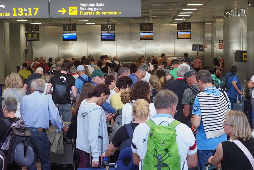 Aeropuerto Tenerife Sur, Ryanair