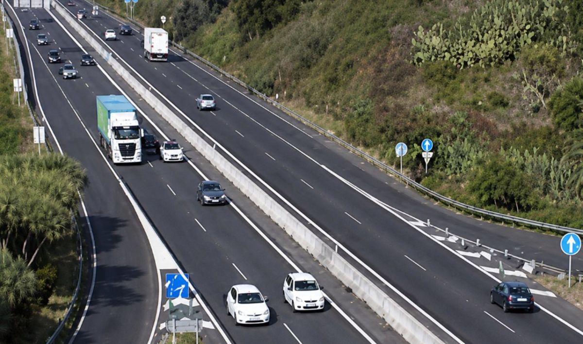 La Tf-5 a su paso por la Matanza de Acentejo, en el norte de Tenerife. | DA