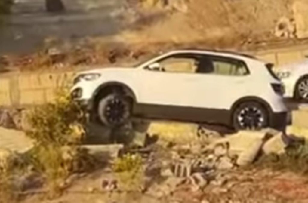 Accidente 'surrealista' en Tenerife: ¿cómo acabó ese coche ahí?