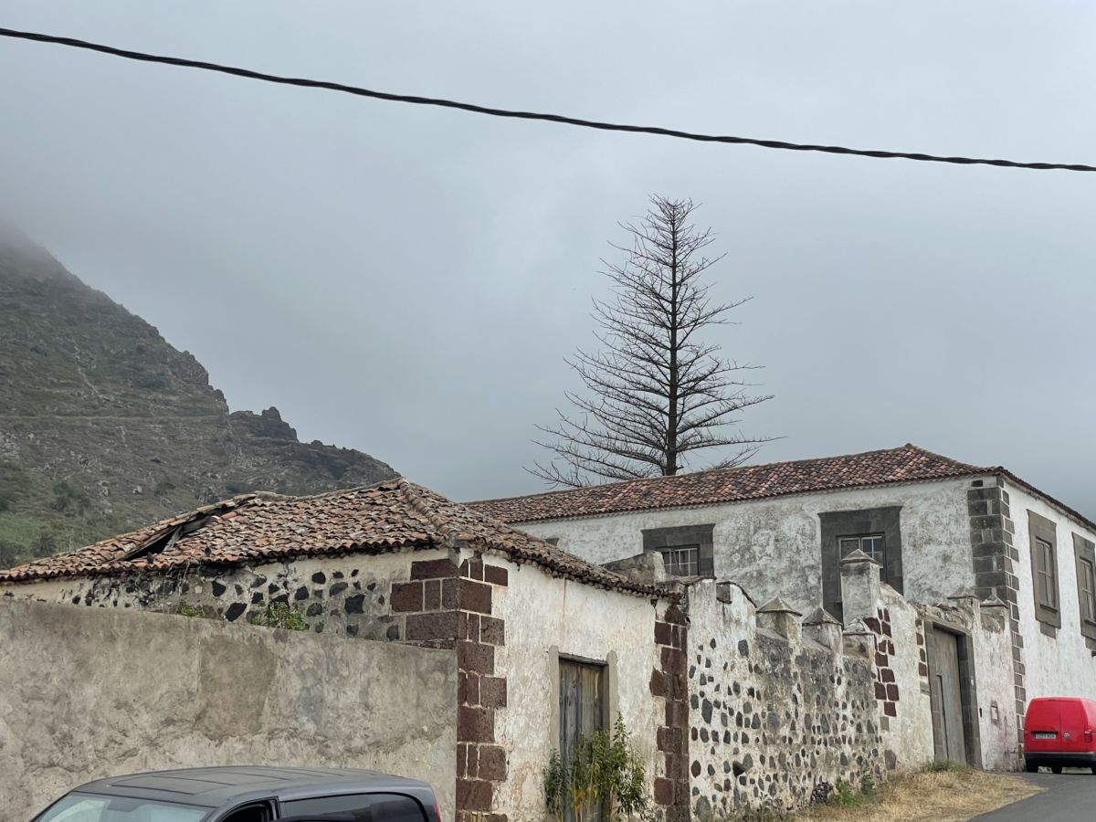 La Hacienda de San Juan de Taco y la ermita ubicada en la edificación principal, presentan un grave estado de deterioro, sobre todo esta última donde se ha derrumbado parte del techo, que deja la estructura expuesta a la entrada de agua y humedad. DA