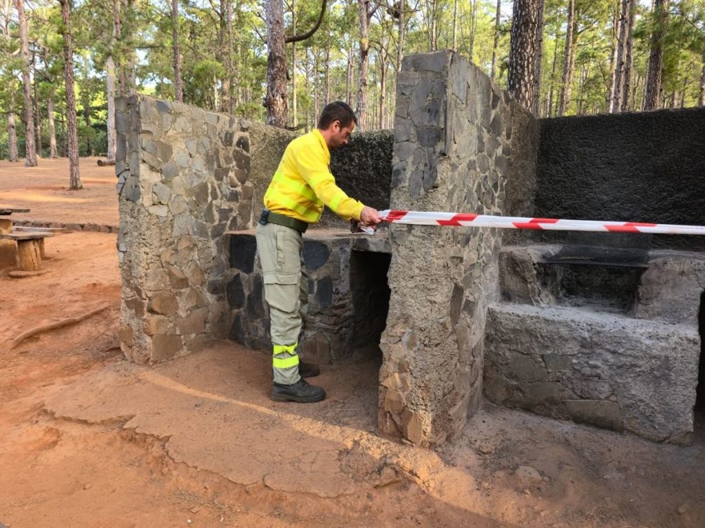 Alerta en los montes de Tenerife: el Cabildo cambia el nivel de riesgo pero prohíbe hacer fuego