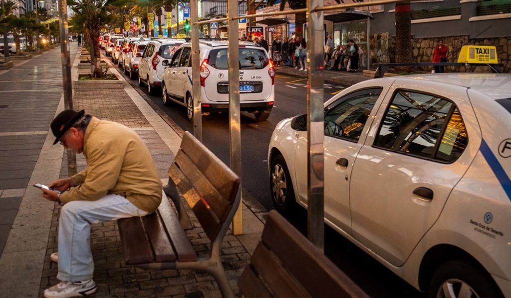 El sector del taxi en Madrid lanzará una plataforma unificada y gratuita para modernizar el servicio