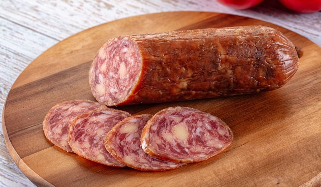 Alerta sanitaria por Salmonella en este conocido salchichón vendido en España: pide no consumirlo