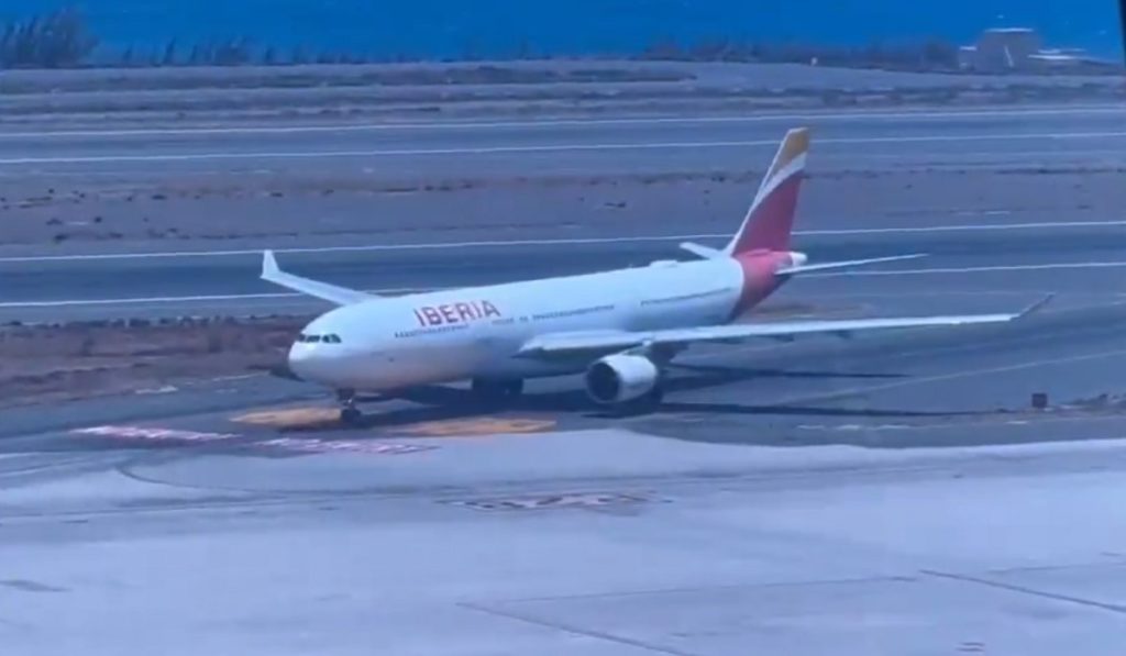 Un vuelo a Brasil aterriza de emergencia en Gran Canaria tras dos intentos fallidos en Tenerife